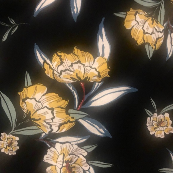 Zara black floral midi length paperbag waist skirt with pockets - size S - Picture 6 of 6